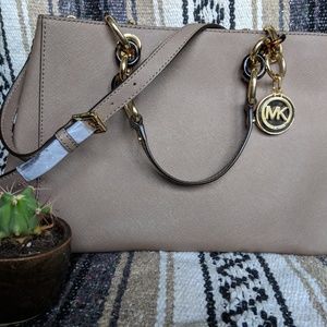 Micheal Kors Cynthia Satchel